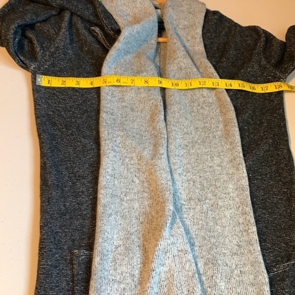 Aritzia Babaton Beckman Cardigan Sweater - Picture 7 of 13